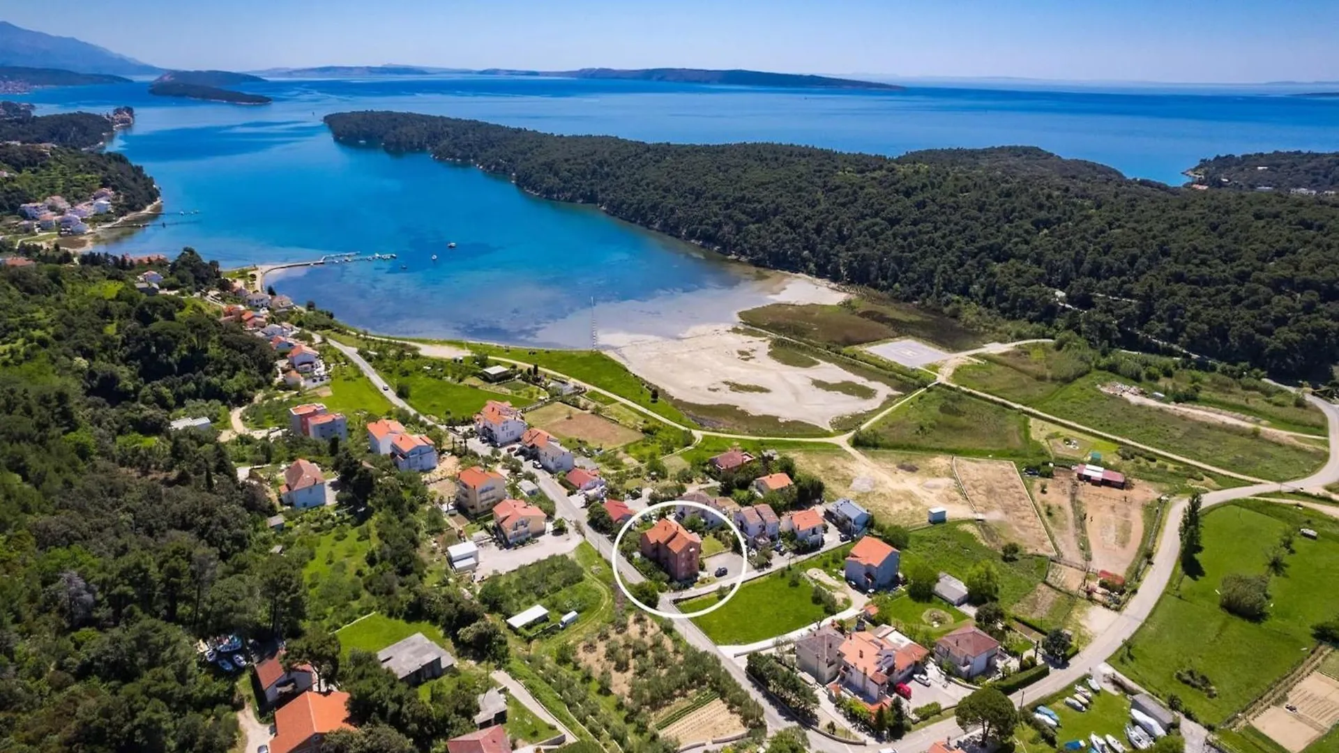 Apartment Seafront Apt On Sunny Rab Island - Neda Maslina Kampor